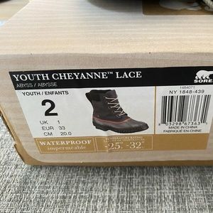 Sorel Cheyenne lace up boots, waterproof,NWT